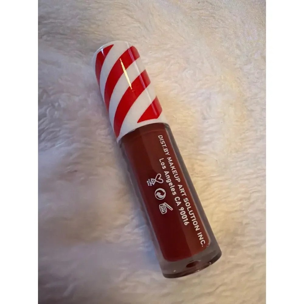 Ultramo Cool Girl Liquid Lipstick #2 Mate Matte Brick Red Candy Cane Cap